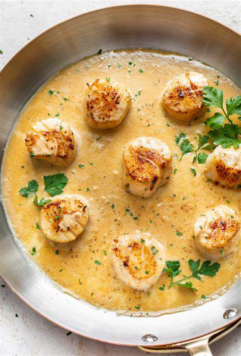Pan-SearedScallopswithGarlicButterSauce